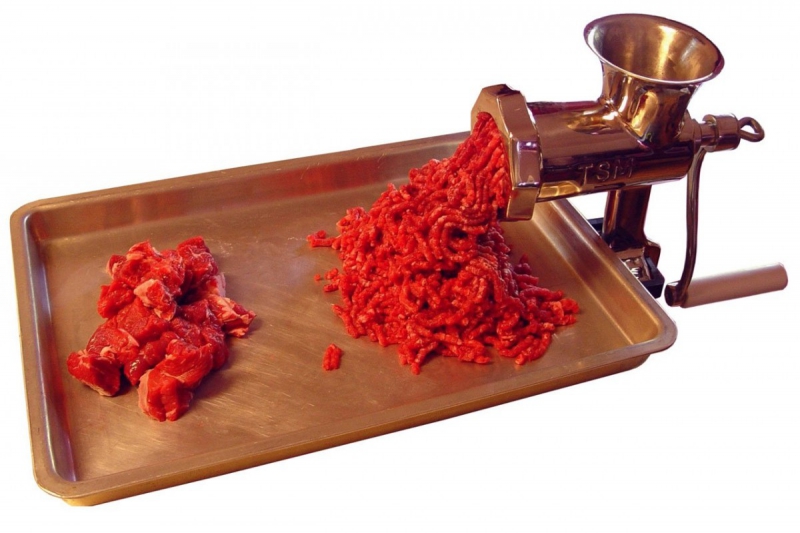 boucherie-ST ANTONIN DU VAR-min_meat_grinder_meat_mincer_kitchen_appliance_grinder_mincer_hamburger_food_preperation_butcher_shop_tool-1158997
